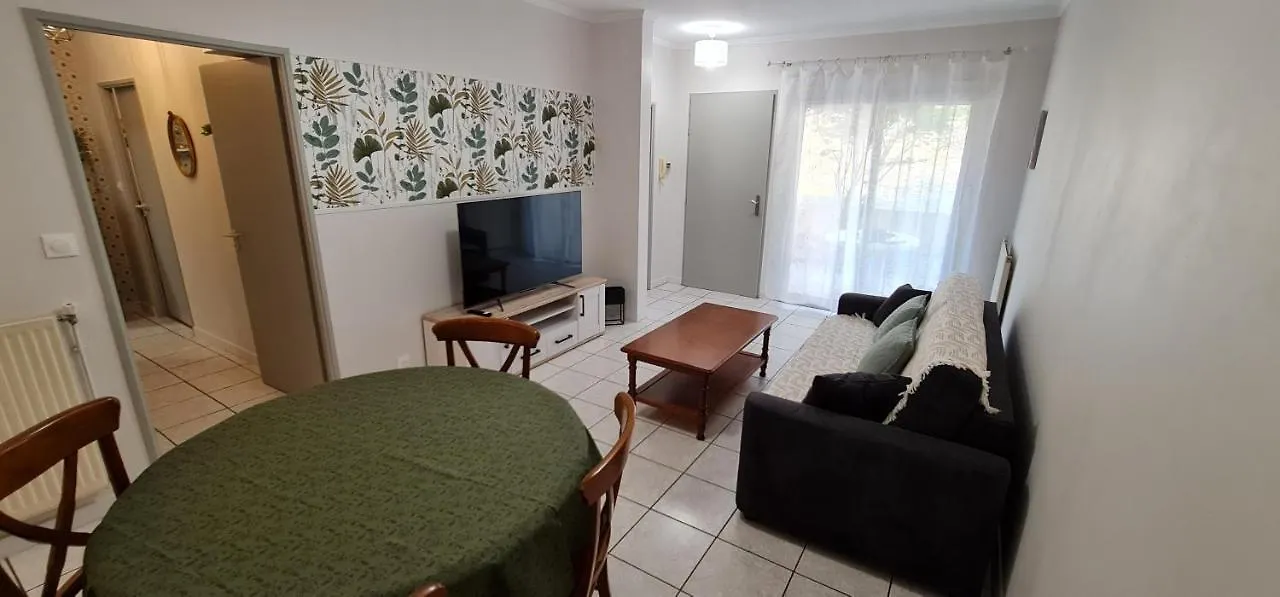아파트 T2 55M² Tout Confort Avec Jardin. Cuisine Et Equipements Neufs. Wifi Tv Parking 발마